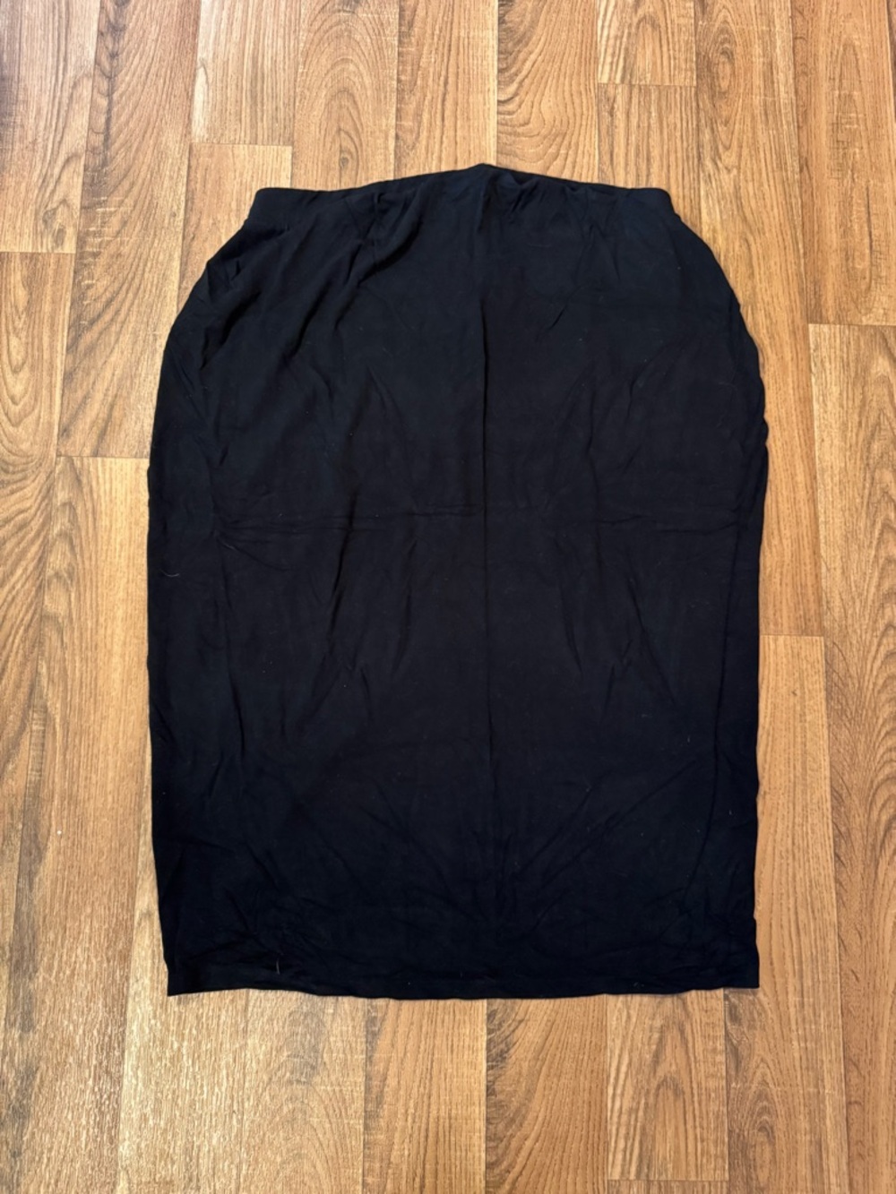 Classic Black Midi Pencil Skirt - Versatile Wardrobe Staple